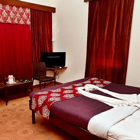 Swimsea Beach Resort, A Beach Property Panaji Eksteriør bilde