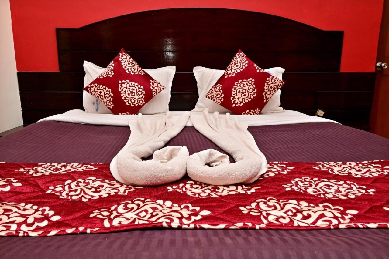 Swimsea Beach Resort, A Beach Property Panaji Eksteriør bilde